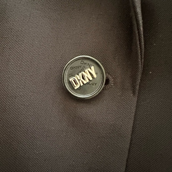 DKNY Rushed Sleeve One Button Blazer - Size 6 - NWOT - Picture 10 of 11